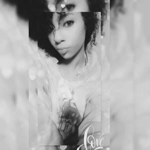 Meet your Posher, Kiana